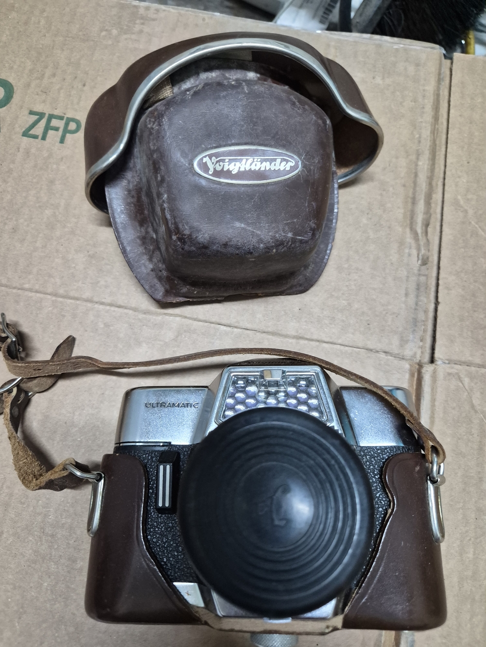 Ultramatic Brown Camera with Leather Case